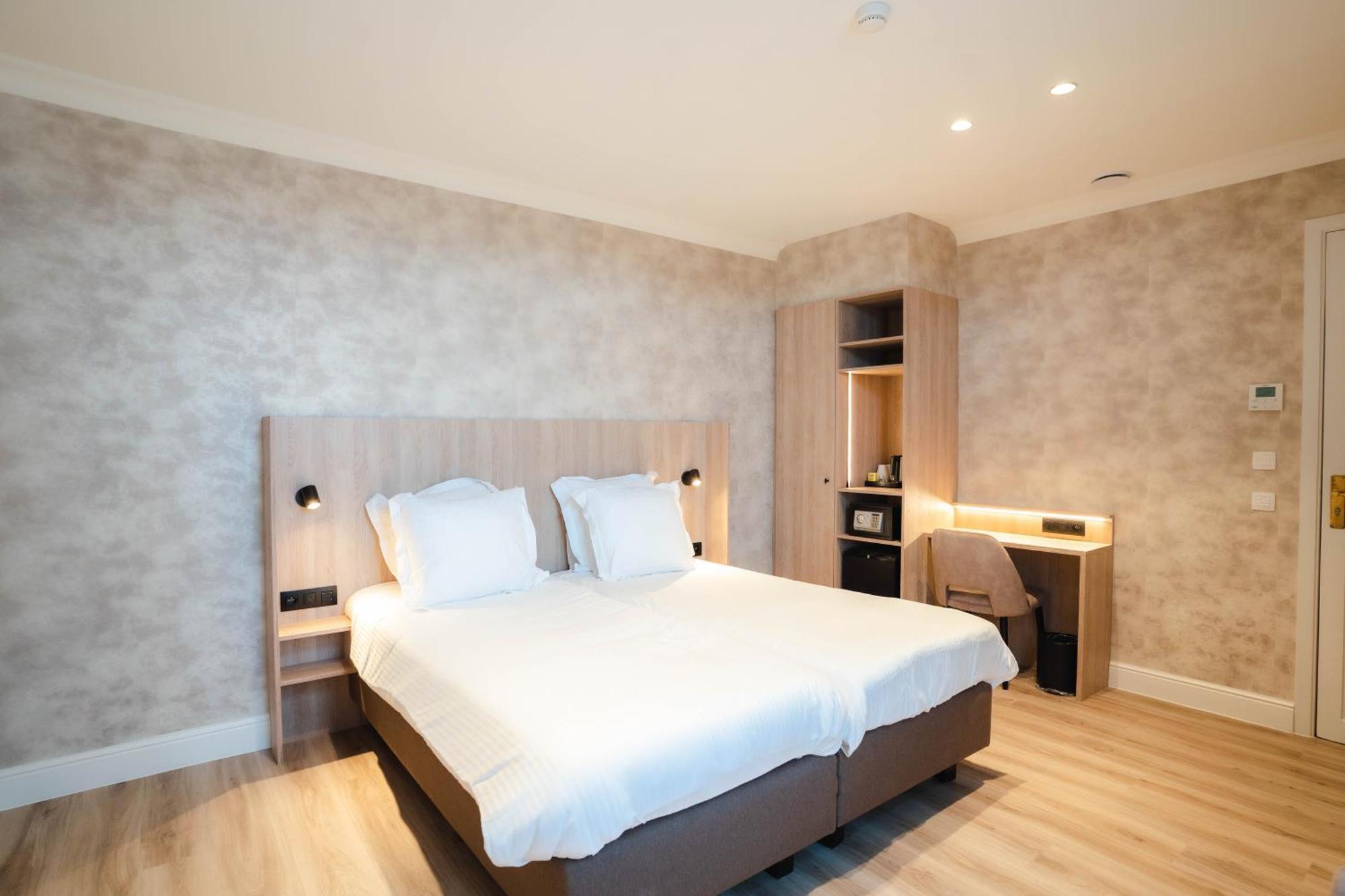 Golden Tree Hotel