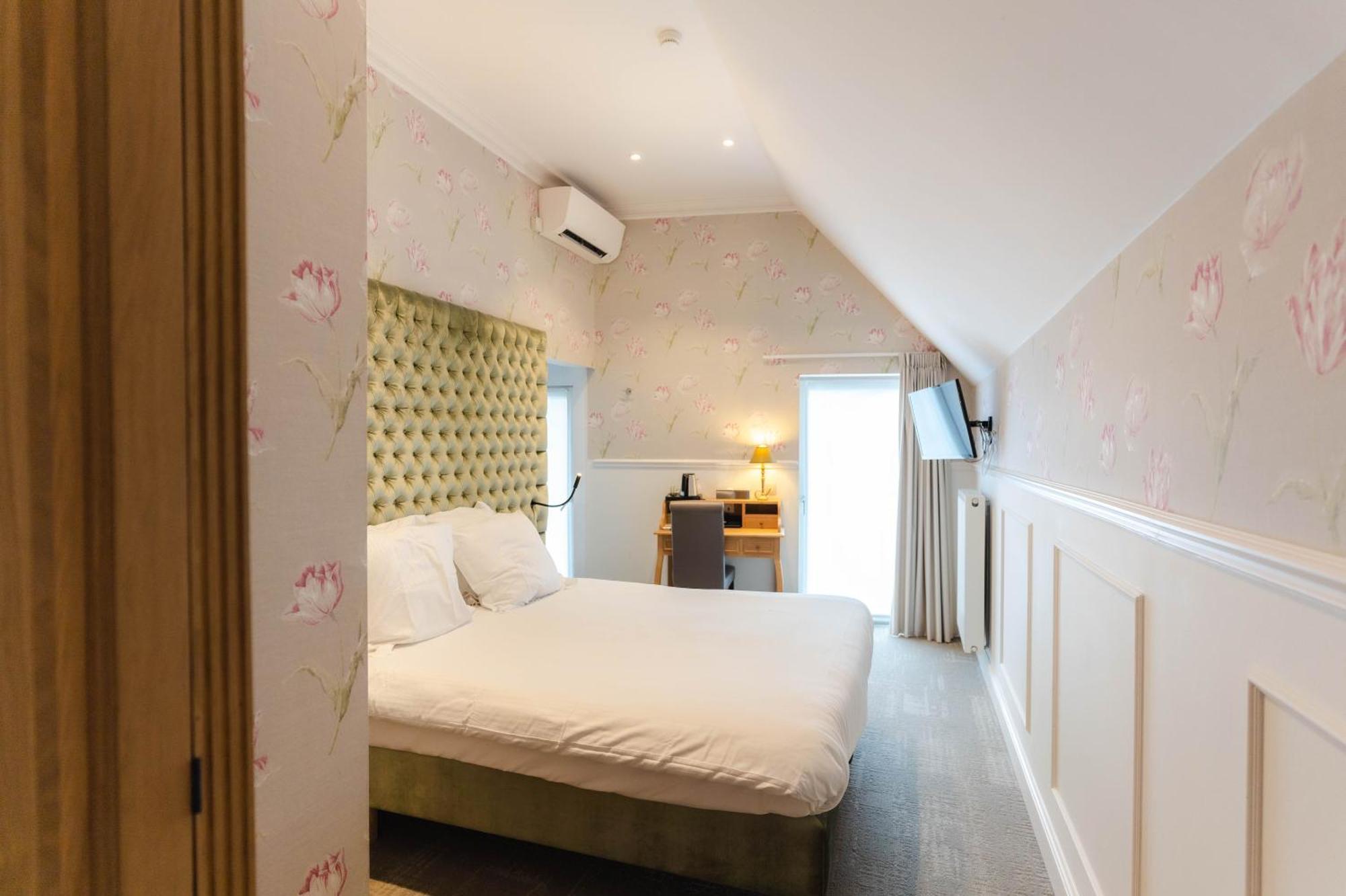 Hotel Golden Tree 3*